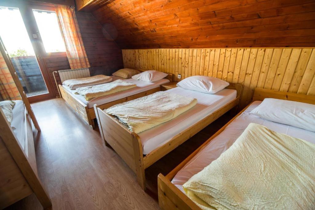 Ruska Koca Hotel Hočko Pohorje Екстериор снимка